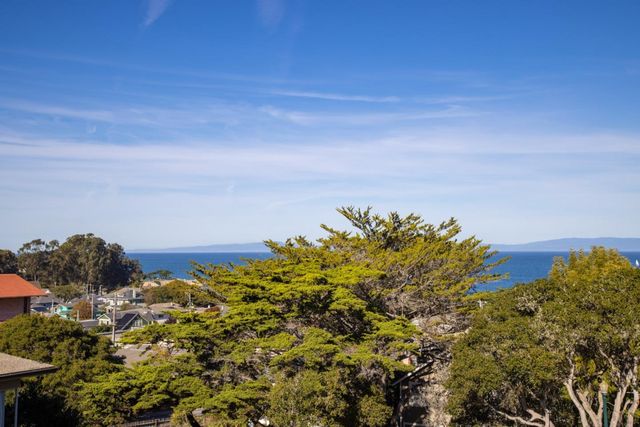 311 Lighthouse, Pacific Grove, CA 93950