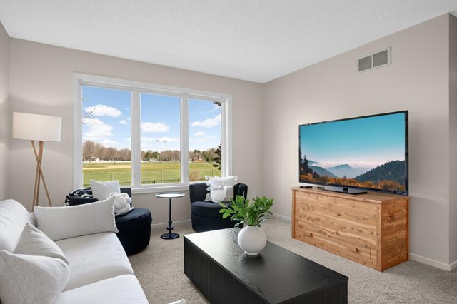 15556 Danbury Avenue W, Rosemount, MN 55068