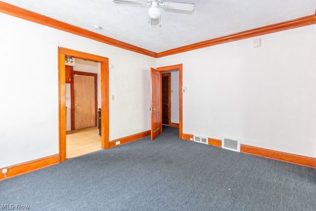 917 Helmsdale Road, Cleveland Heights, OH 44112