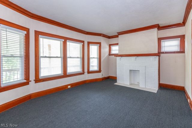 917 Helmsdale Road, Cleveland Heights, OH 44112