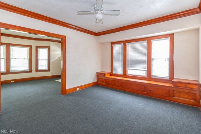 917 Helmsdale Road, Cleveland Heights, OH 44112