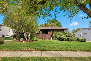 2718 Richmond Avenue, Des Moines, IA 50317