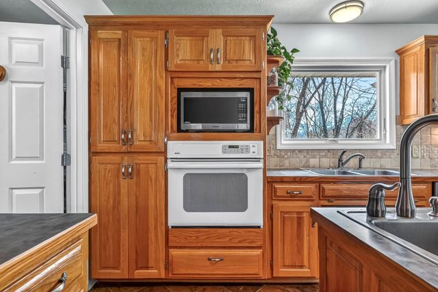 5852 S Farm Road 157, Springfield, MO 65810