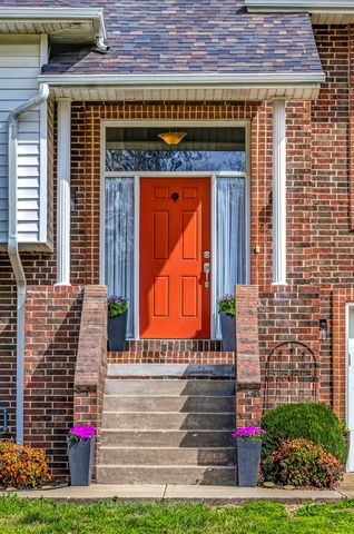 5852 S Farm Road 157, Springfield, MO 65810