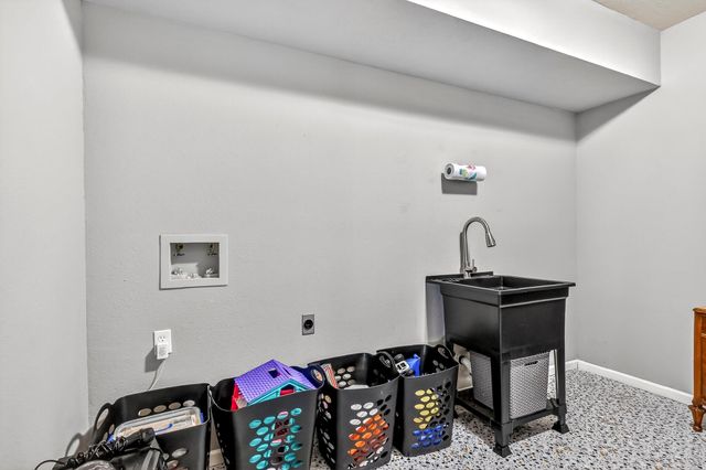 5852 S Farm Road 157, Springfield, MO 65810