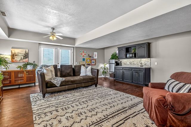 5852 S Farm Road 157, Springfield, MO 65810