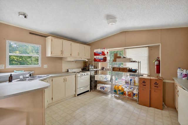 5682 Pates Ford Rd, Smithville, TN 37166