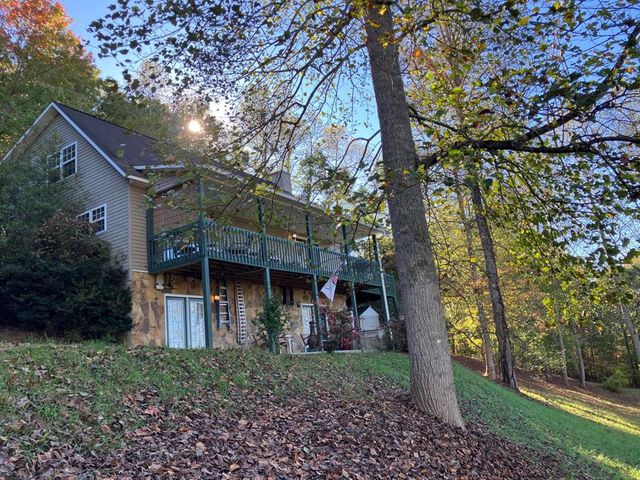 121 White Oak Drive, Warne, NC 28909