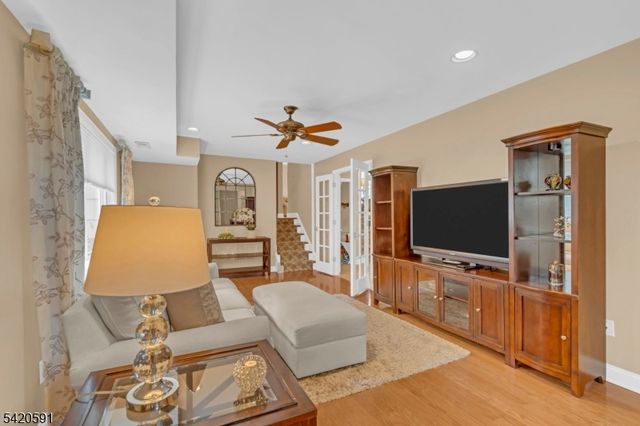 167 Barbara Pl, Middlesex Boro, NJ 08846