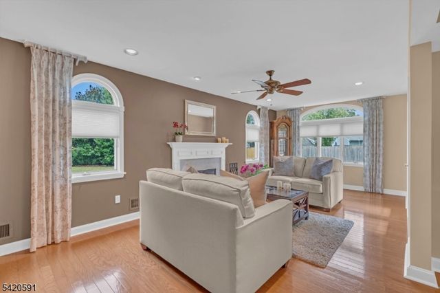 167 Barbara Pl, Middlesex Boro, NJ 08846