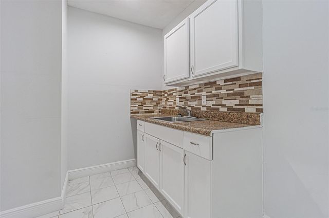 7203 BATTENWOOD COURT, Tampa, FL 33615