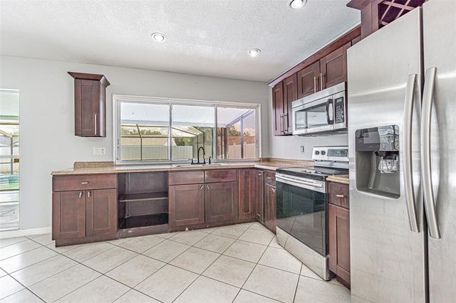 7203 BATTENWOOD COURT, Tampa, FL 33615