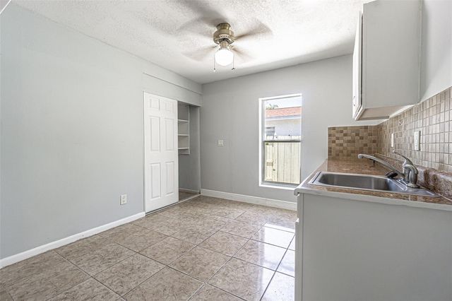 7203 BATTENWOOD COURT, Tampa, FL 33615