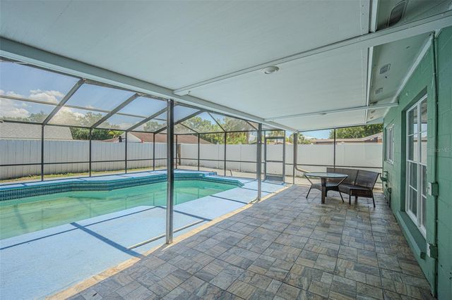 7203 BATTENWOOD COURT, Tampa, FL 33615