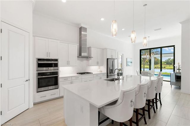 3122 Heather Glen CT, Naples, FL 34114