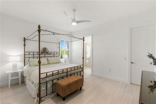 3122 Heather Glen CT, Naples, FL 34114