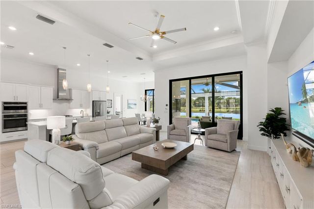 3122 Heather Glen CT, Naples, FL 34114