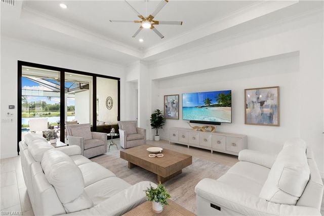 3122 Heather Glen CT, Naples, FL 34114