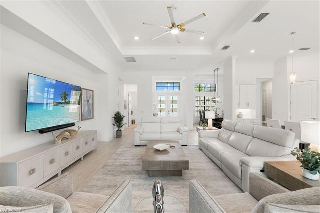 3122 Heather Glen CT, Naples, FL 34114