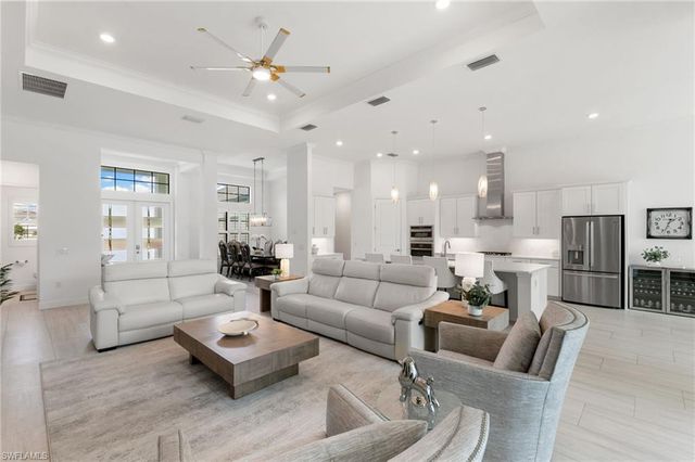 3122 Heather Glen CT, Naples, FL 34114