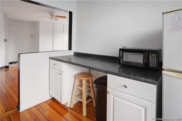 768 State Street 4, New Haven, CT 06511