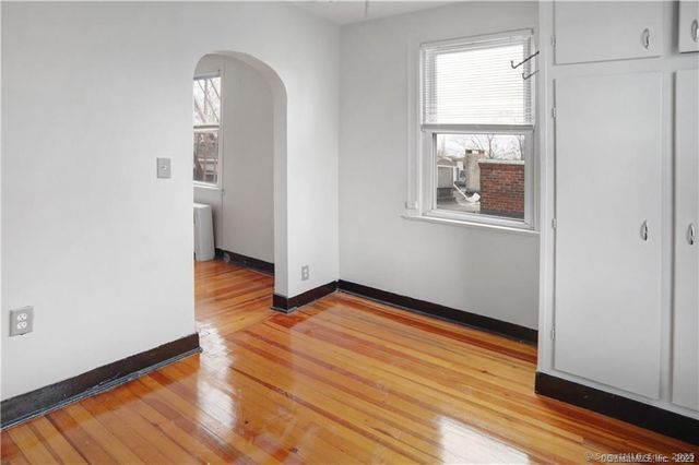 768 State Street 4, New Haven, CT 06511