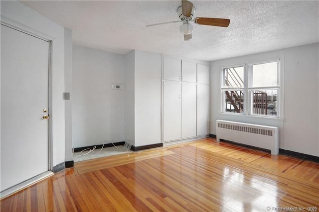 768 State Street 4, New Haven, CT 06511