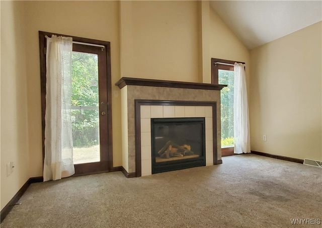 12 Parwood Trail, Cheektowaga, NY 14043