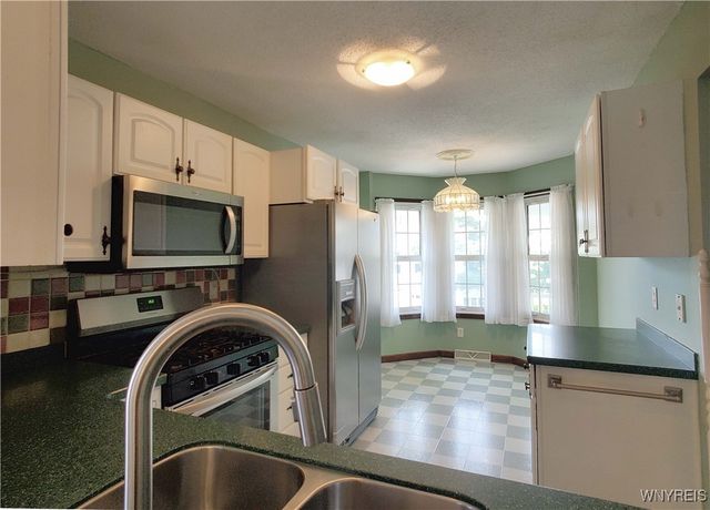 12 Parwood Trail, Cheektowaga, NY 14043