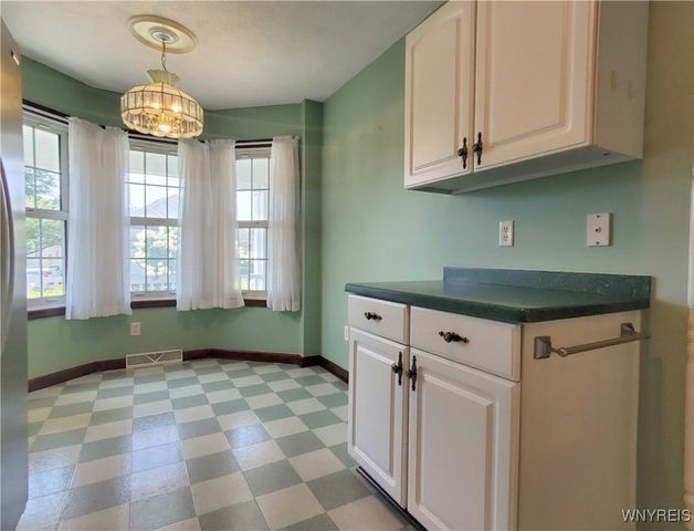 12 Parwood Trail, Cheektowaga, NY 14043