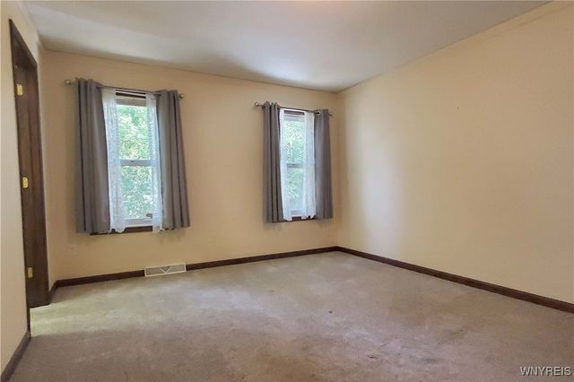 12 Parwood Trail, Cheektowaga, NY 14043