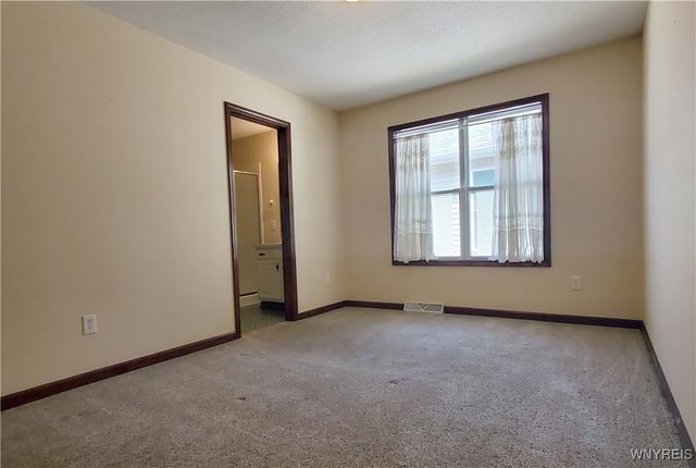 12 Parwood Trail, Cheektowaga, NY 14043