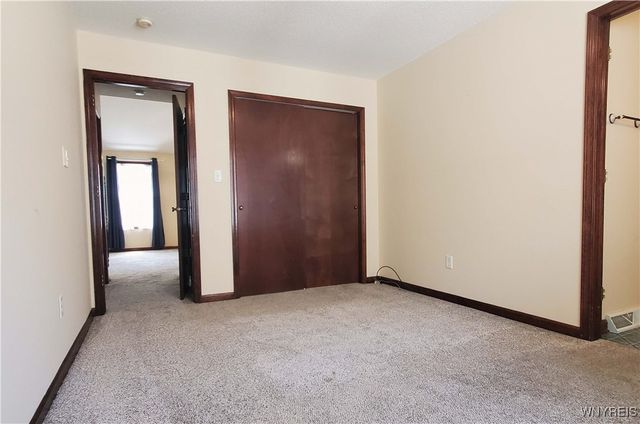 12 Parwood Trail, Cheektowaga, NY 14043