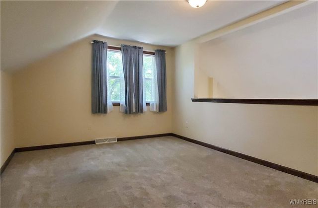 12 Parwood Trail, Cheektowaga, NY 14043