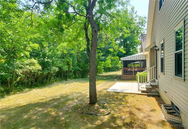 12 Parwood Trail, Cheektowaga, NY 14043