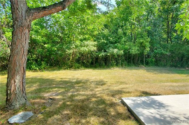 12 Parwood Trail, Cheektowaga, NY 14043