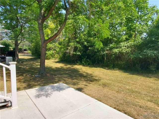 12 Parwood Trail, Cheektowaga, NY 14043