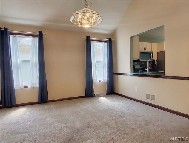 12 Parwood Trail, Cheektowaga, NY 14043