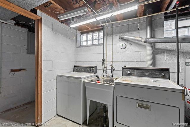 6881 N Vernon Street, Dearborn Heights, MI 48127