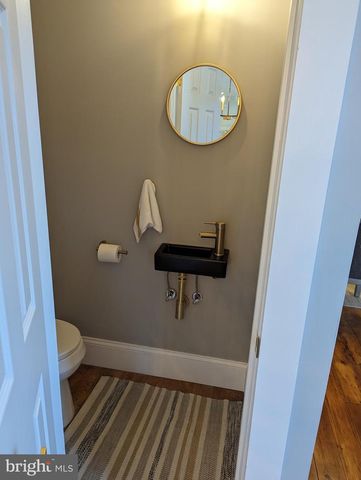 827 N QUEEN ST, Lancaster, PA 17603