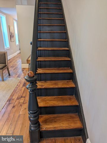 827 N QUEEN ST, Lancaster, PA 17603