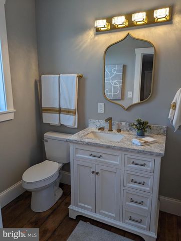 827 N QUEEN ST, Lancaster, PA 17603