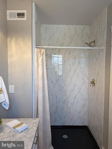 827 N QUEEN ST, Lancaster, PA 17603