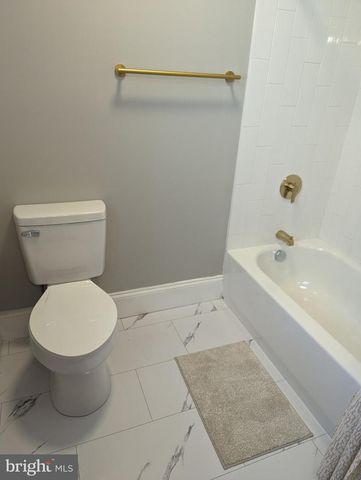 827 N QUEEN ST, Lancaster, PA 17603