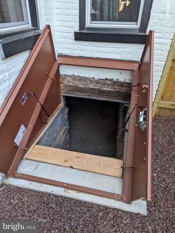 827 N QUEEN ST, Lancaster, PA 17603