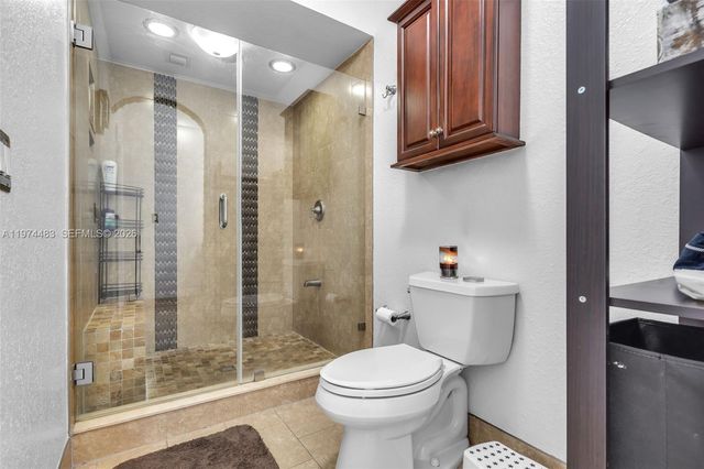 42 W 44th St, Hialeah, FL 33012