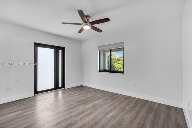 42 W 44th St, Hialeah, FL 33012