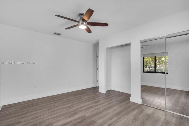 42 W 44th St, Hialeah, FL 33012