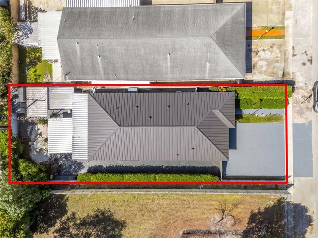 42 W 44th St, Hialeah, FL 33012