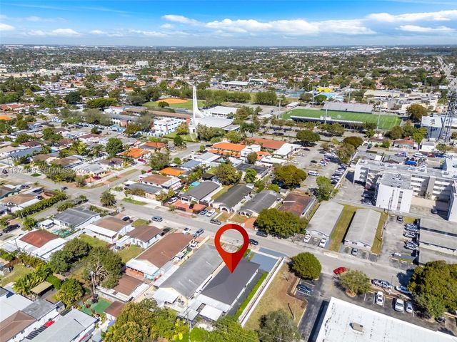42 W 44th St, Hialeah, FL 33012